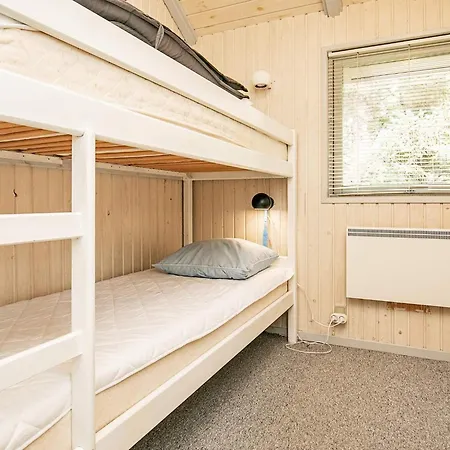 8 Person In * Blåvand